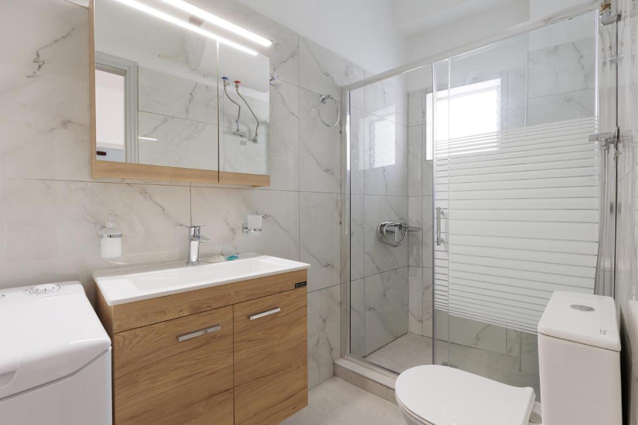 Salt & Sun Apartments By Konnect, At Kaminaki Beach Nisaki  외부 사진