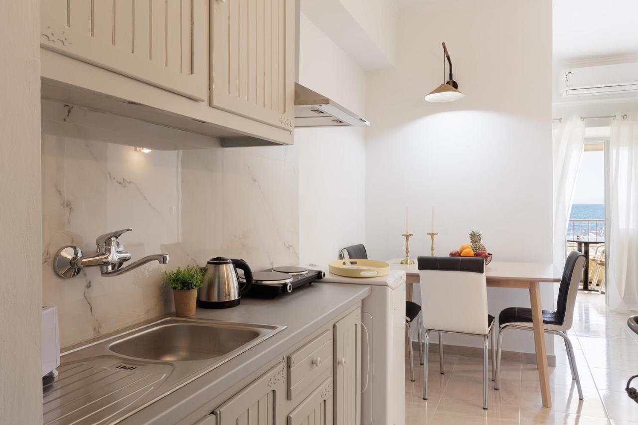 Salt & Sun Apartments By Konnect, At Kaminaki Beach Nisaki  외부 사진